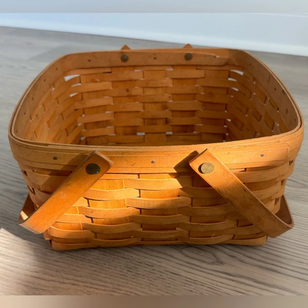 Longaberger Vintage Large Berry Basket With Handle Signed 2000 12” By 12” By 6”